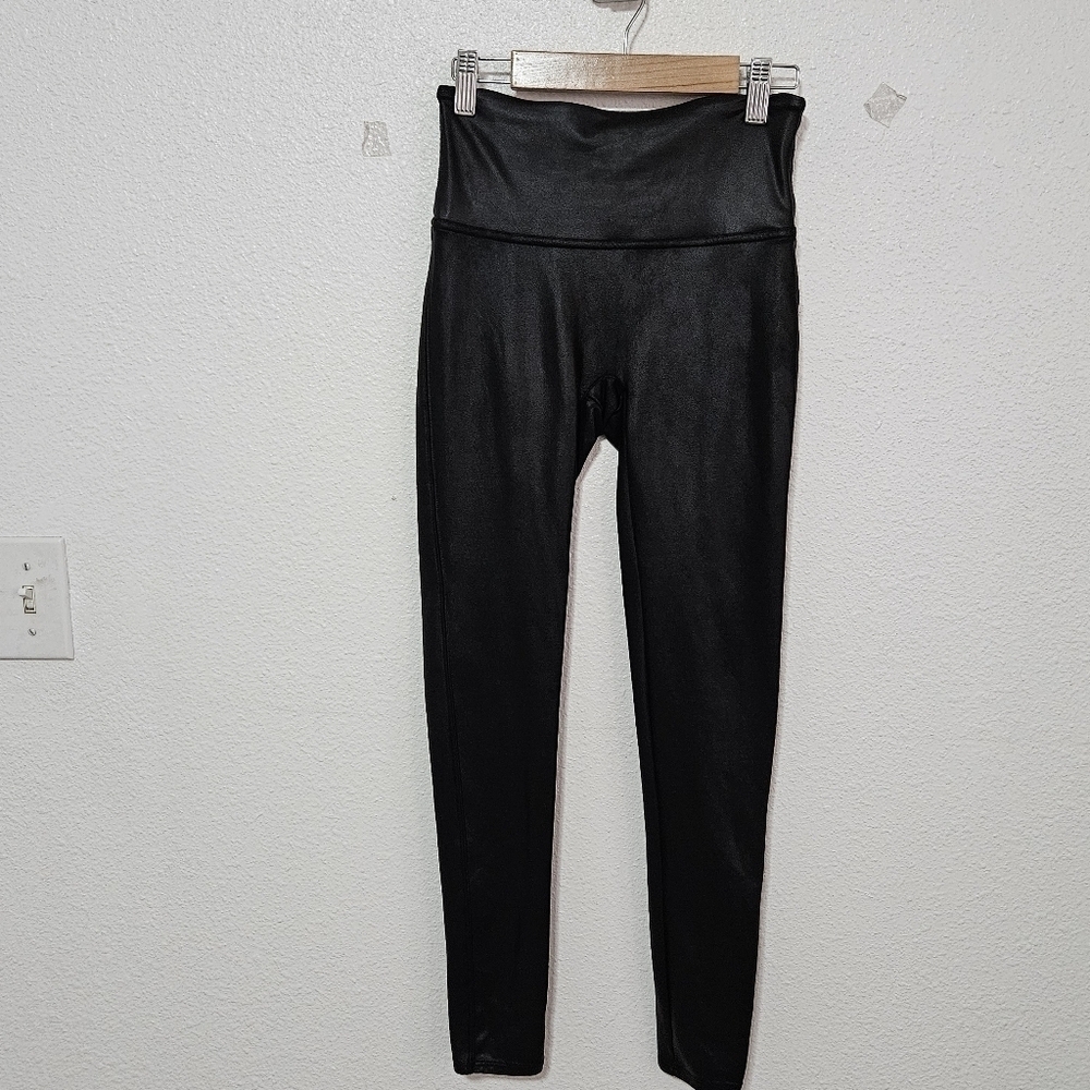 Spanx faux leather like leggings size medium